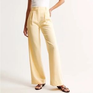 Abercrombie A&F Sloane Tailored Pant In Yellow
